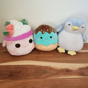 Cuddlebarn strawberry Mooshake olush toy bundle of 3 Squishmallows Maya Ice Crea